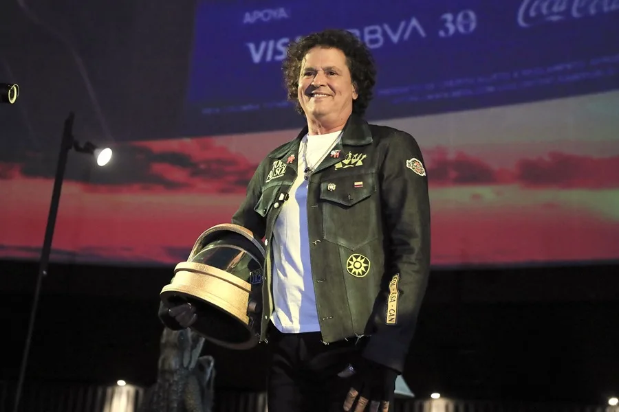 Carlos Vives Announces 'Tour al sol' Across Colombia