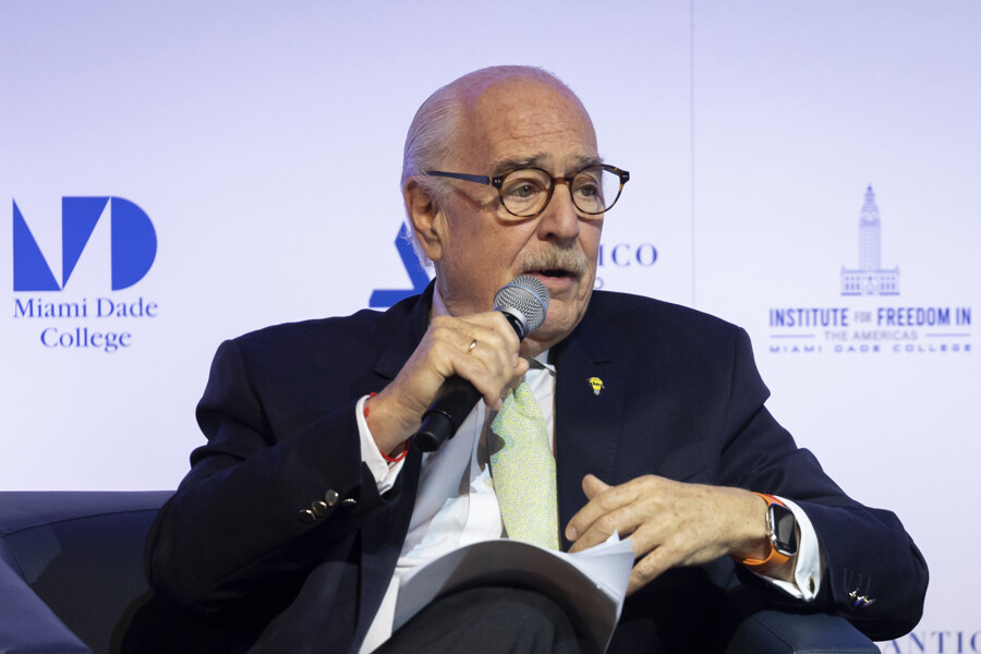 Former Colombian President Andrés Pastrana denies links to Epstein