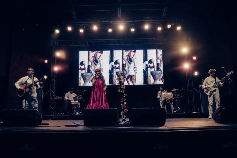 艾达·博萨发布新专辑《让传统不死》