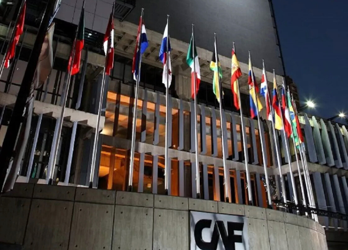 CAF Эмиссия исторического облигации на 1.000 миллионов