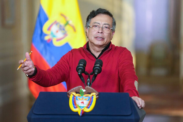 Colombia's President to Issue New Decree on Minimum Wage