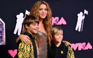 Shakira opposes children's use of social media