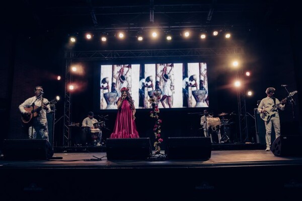 艾达·博萨发布新专辑《让传统不死》