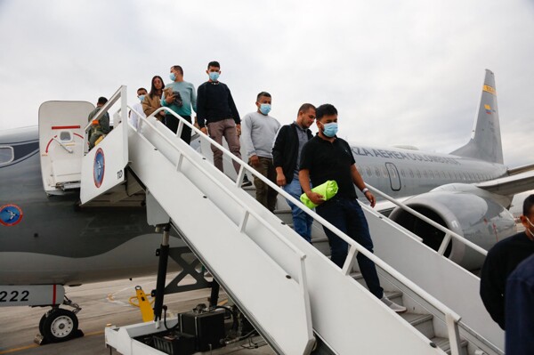 US Refugees Arrive in Bogotá